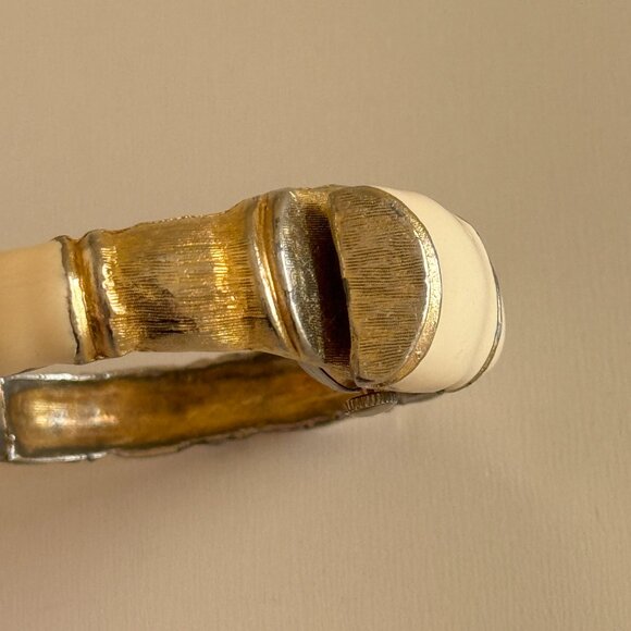 Pilgrim Hidden Dial Watch Women 23mm Gold Tone 17 Jewels Bracelet - Picture 5 of 8